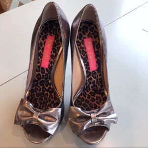 Betsey Johnson Bow Pumps